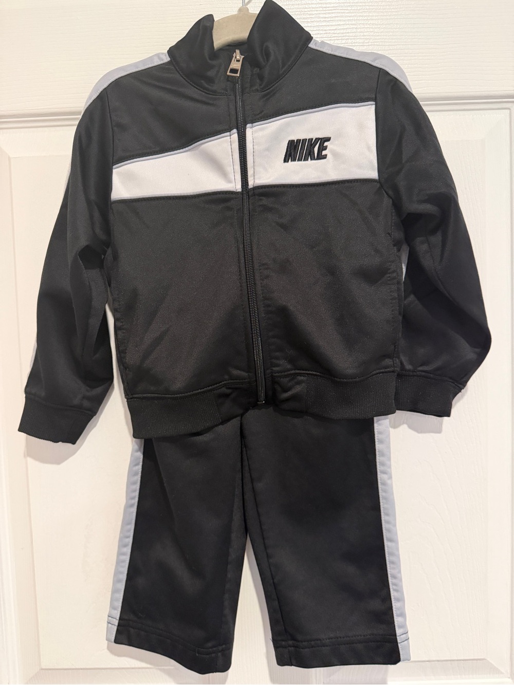 Nike Toddler Black Gray Track Suit Set 2 Piece Jogger Outfit Boys 2T
